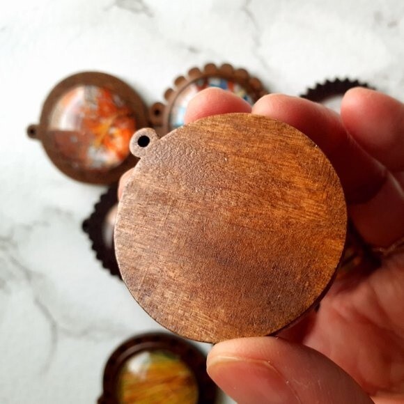 Lot of 10 Random 1" to 1.5" Wooden Glass Necklace Cabochon Pendant Charm New - Picture 4 of 7